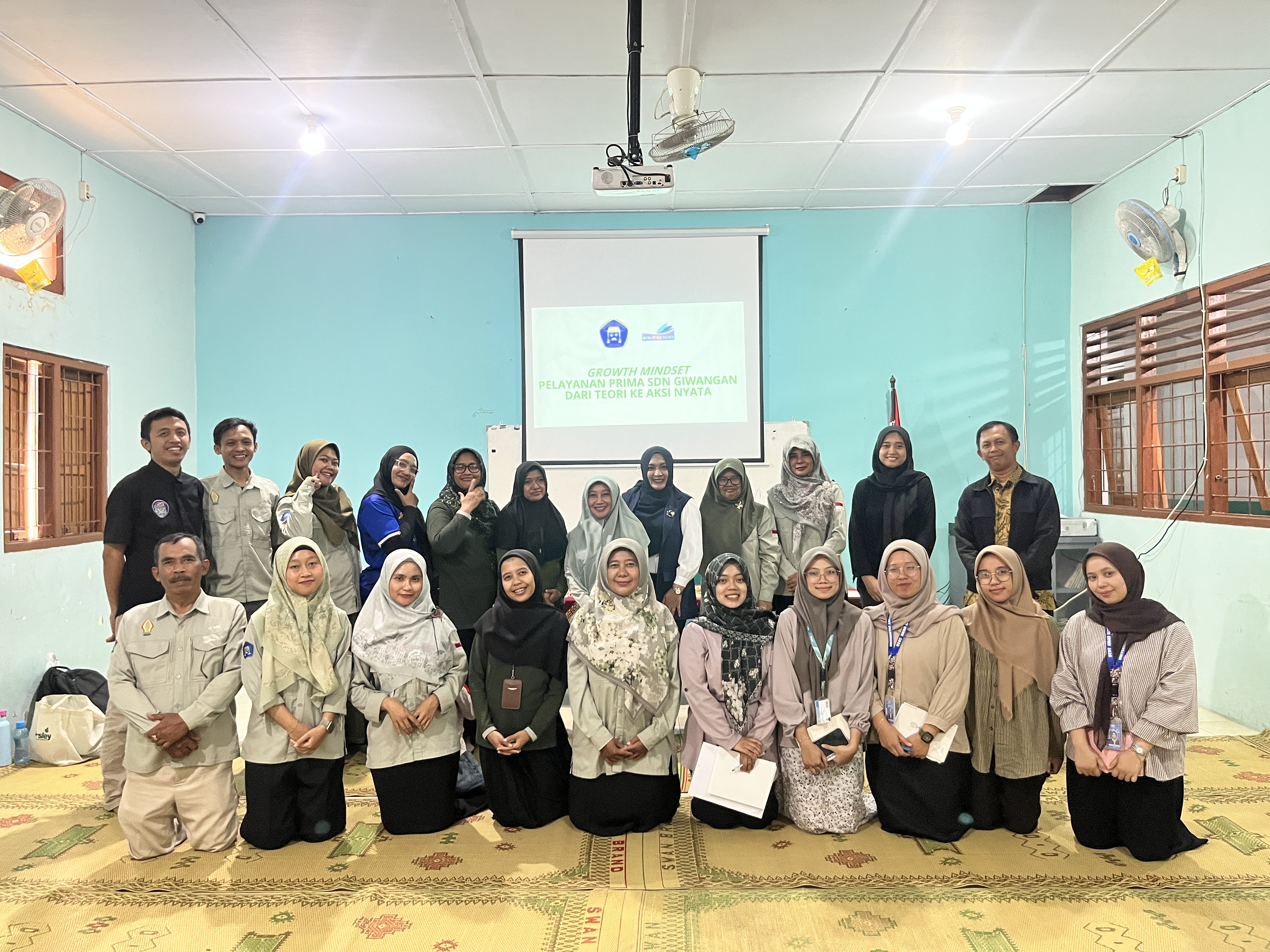 Pelatihan Growth Mindset Pelayanan Prima Guru & Karyawan SDN Giwangan